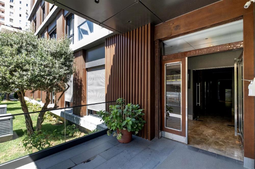 BAĞDAT CADDESİ'NE 2.BİNA,ERENKÖY DİVAN'IN SOKAĞI,DENİZ MANZARALI,BALKONLU,HAVUZLU,4+1