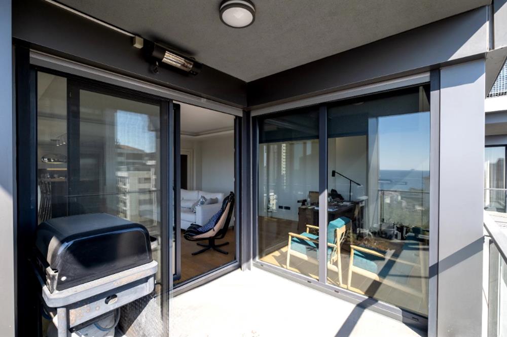 BAĞDAT CADDESİ'NE 2.BİNA,ERENKÖY DİVAN'IN SOKAĞI,DENİZ MANZARALI,BALKONLU,HAVUZLU,4+1