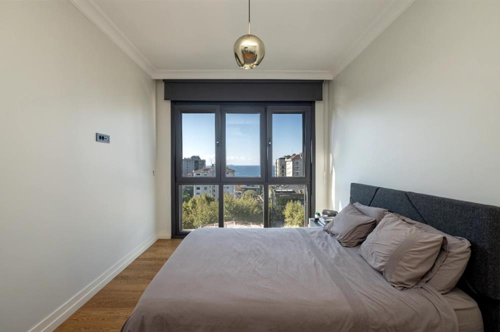 BAĞDAT CADDESİ'NE 2.BİNA,ERENKÖY DİVAN'IN SOKAĞI,DENİZ MANZARALI,BALKONLU,HAVUZLU,4+1