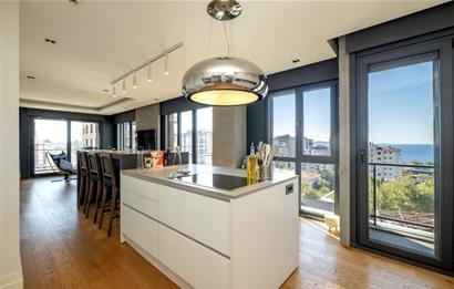 BAĞDAT CADDESİ'NE 2.BİNA,ERENKÖY DİVAN'IN SOKAĞI,DENİZ MANZARALI,BALKONLU,HAVUZLU,4+1