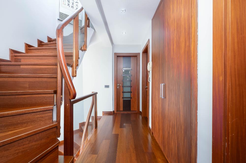 BOĞAZKENT KONAKLARI'NDA DOĞA MANZARALI 6+2 SATILIK VİLLA