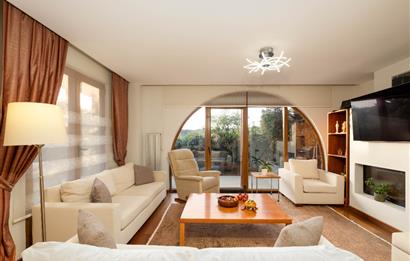 BOĞAZKENT KONAKLARI'NDA DOĞA MANZARALI 6+2 SATILIK VİLLA