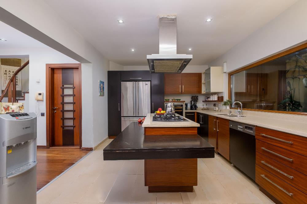 BOĞAZKENT KONAKLARI'NDA DOĞA MANZARALI 6+2 SATILIK VİLLA