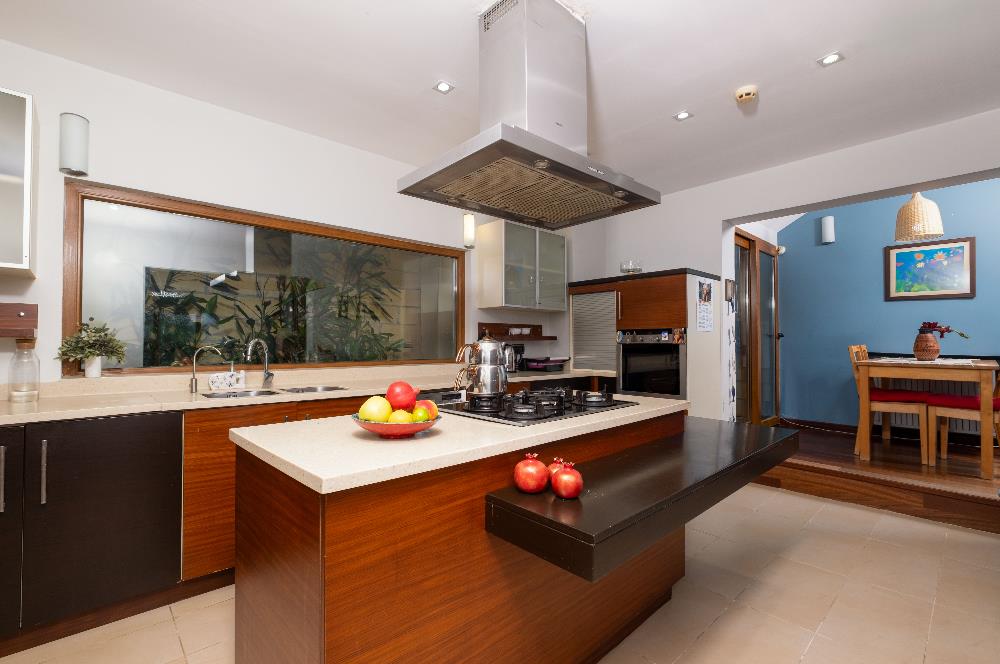 BOĞAZKENT KONAKLARI'NDA DOĞA MANZARALI 6+2 SATILIK VİLLA