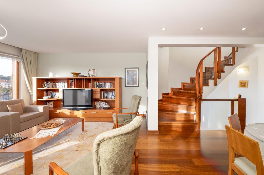 BOĞAZKENT KONAKLARI'NDA DOĞA MANZARALI 6+2 SATILIK VİLLA