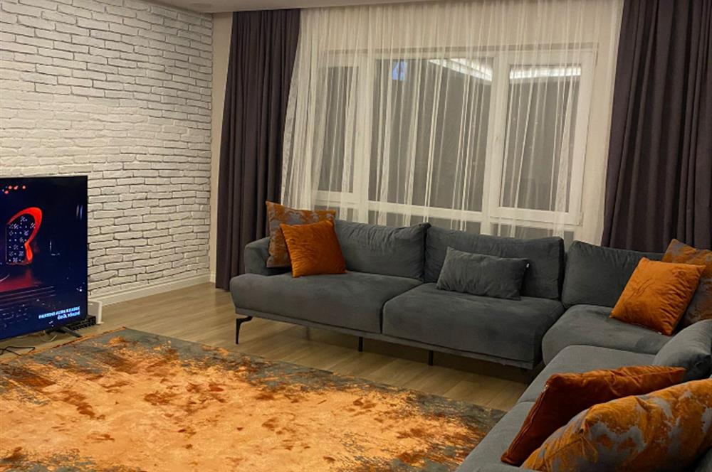 Aşıkpaşa Mahallesinde Panoramik Manzaralı, Çift Teraslı 4+1