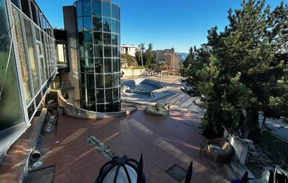 DARICA'DA HARİKA DENİZ MANZARALI,TERASLI,AÇIK YÜZME HAVUZLU BİNA