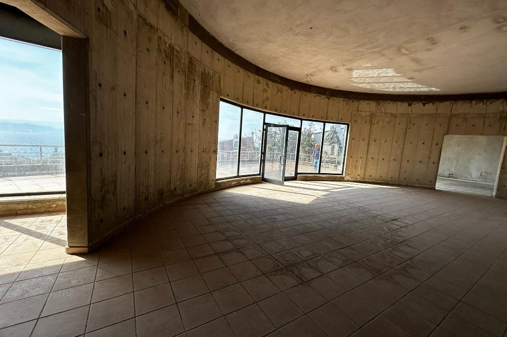 DARICA'DA HARİKA DENİZ MANZARALI,TERASLI,AÇIK YÜZME HAVUZLU BİNA