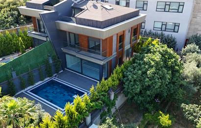 DRAGOS'TA 5+2 VE SPOR SALONLU ÖZEL HAVUZLU BAHÇELİ MÜSTAKİL VİLLA