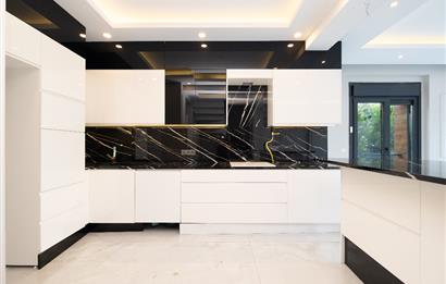 DRAGOS'TA 5+2 VE SPOR SALONLU ÖZEL HAVUZLU BAHÇELİ MÜSTAKİL VİLLA