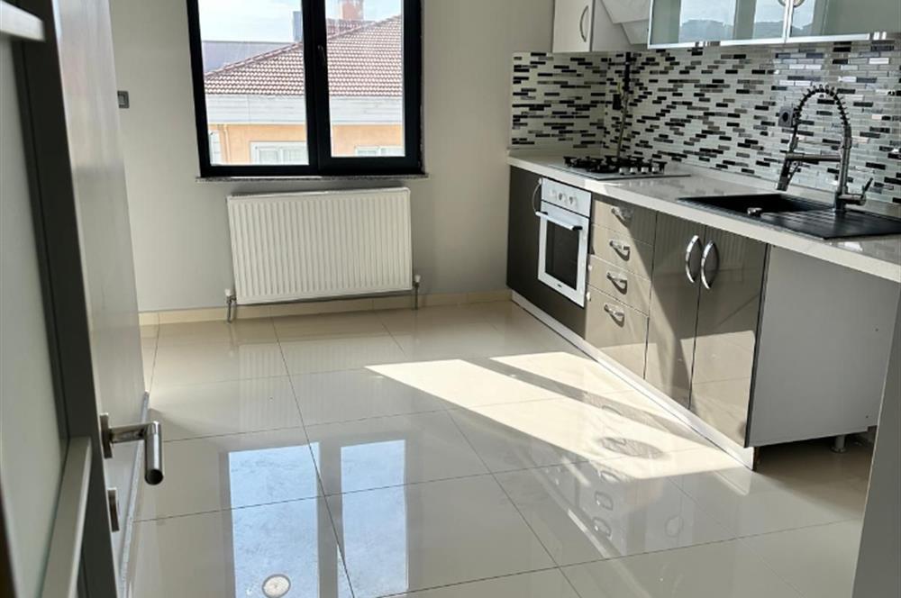Tekirdağ Çerkezköy Öztrak Caddesinde Satılık 210m2 4+2 Daire