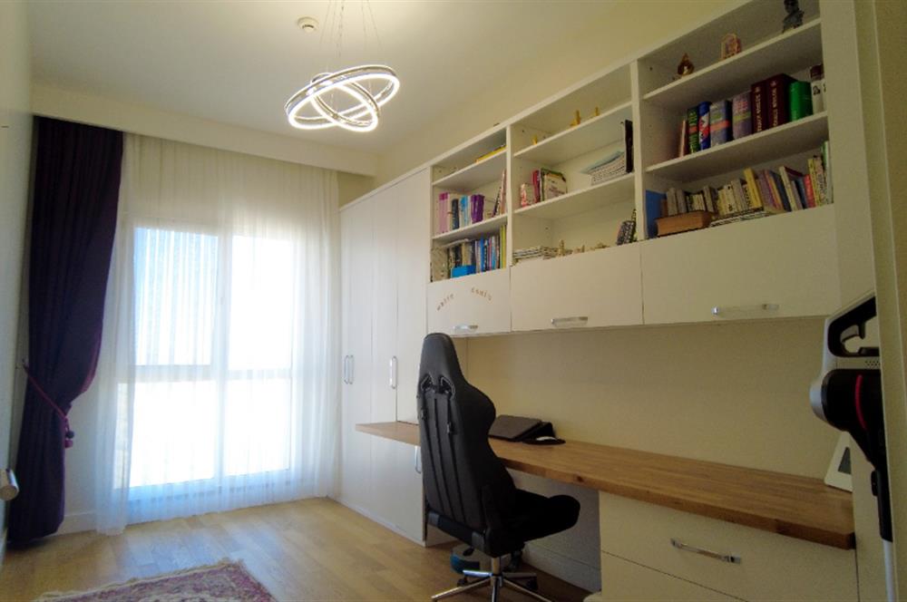 AİLELER İÇİN İDEAL! KUMSALLI, ÇOCUK HAVUZLU SİTE'DE GENİŞ 3.5+1 SATILIK DAİRE