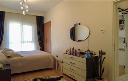 AİLELER İÇİN İDEAL! KUMSALLI, ÇOCUK HAVUZLU SİTE'DE GENİŞ 3.5+1 SATILIK DAİRE