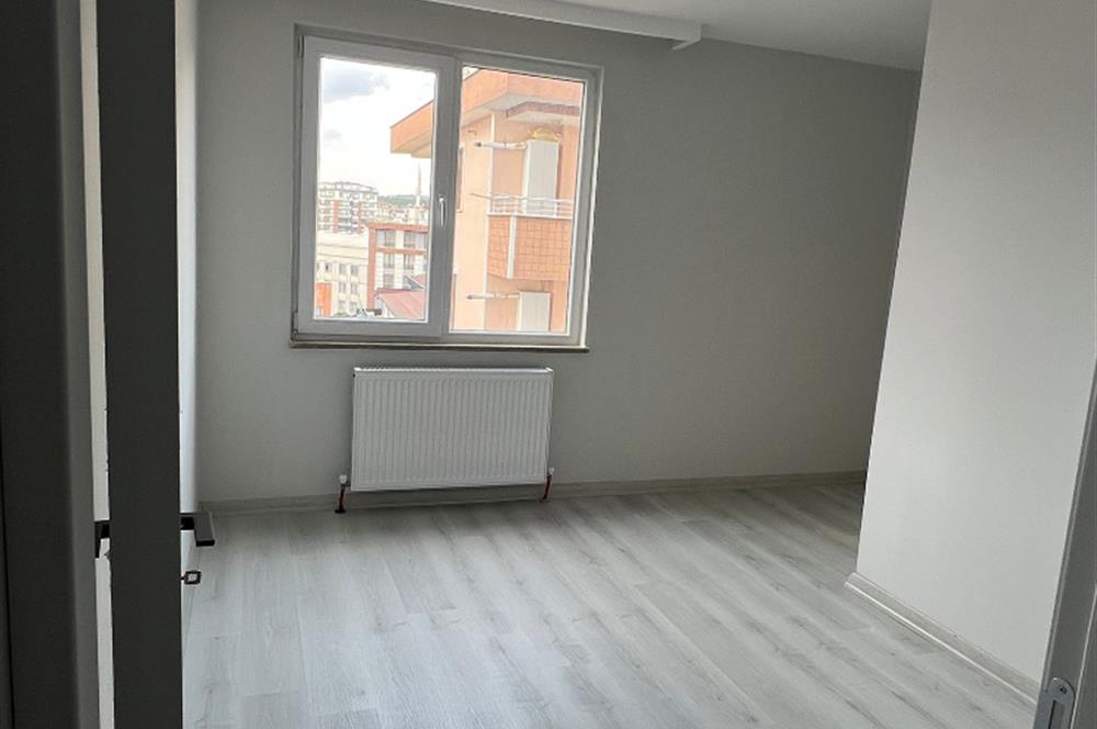 ÇEKMEKÖY TAŞDELEN'DE METROYA 500 METRE SATILIK 2+1 DAİRE