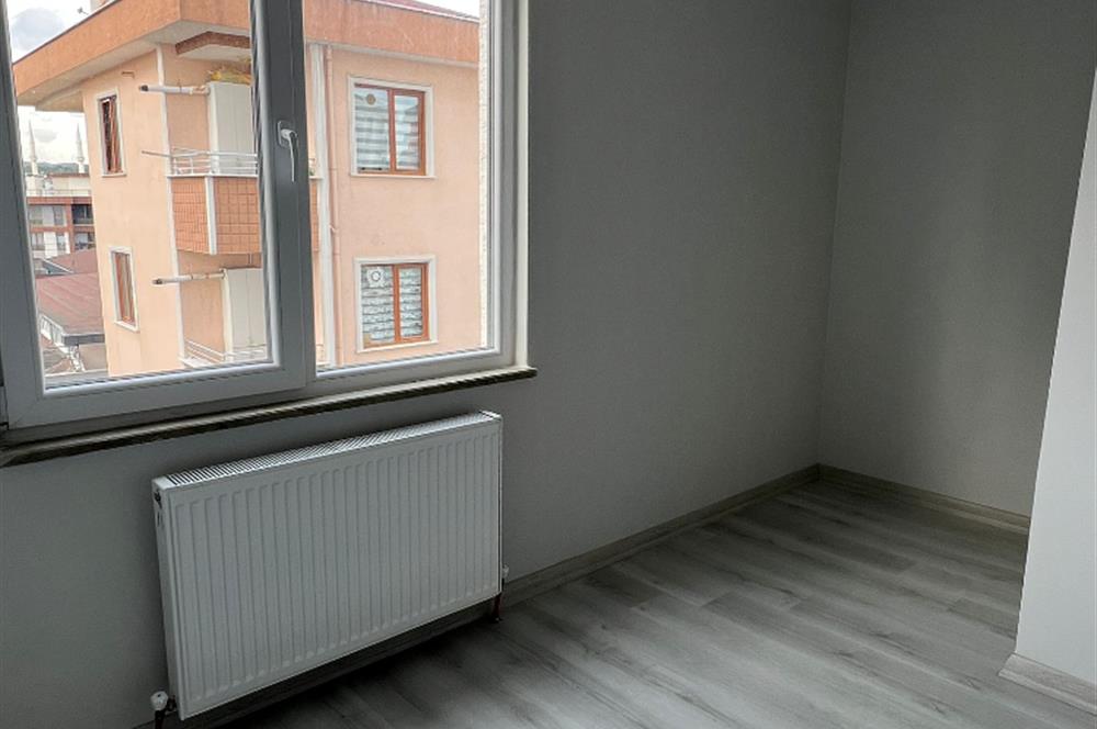 ÇEKMEKÖY TAŞDELEN'DE METROYA 500 METRE SATILIK 2+1 DAİRE