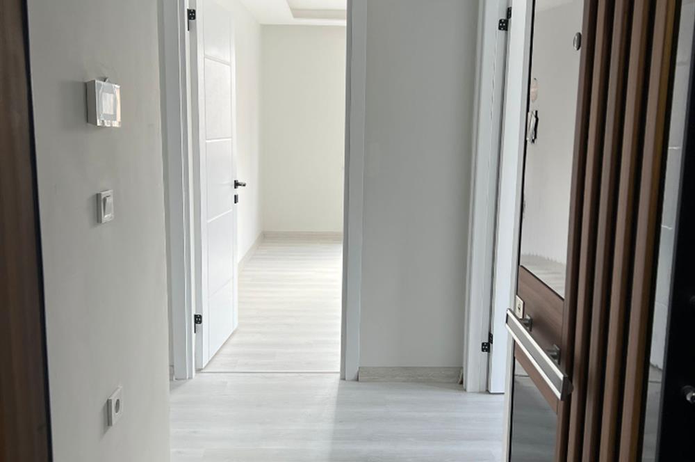 ÇEKMEKÖY TAŞDELEN'DE METROYA 500 METRE SATILIK 2+1 DAİRE