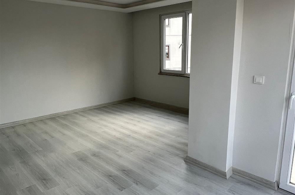 ÇEKMEKÖY TAŞDELEN'DE METROYA 500 METRE SATILIK 2+1 DAİRE