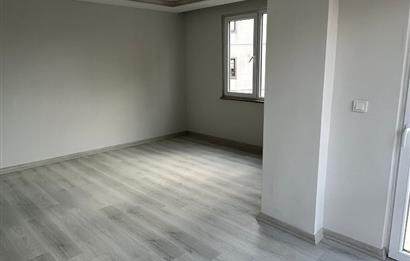 ÇEKMEKÖY TAŞDELEN'DE METROYA 500 METRE SATILIK 2+1 DAİRE