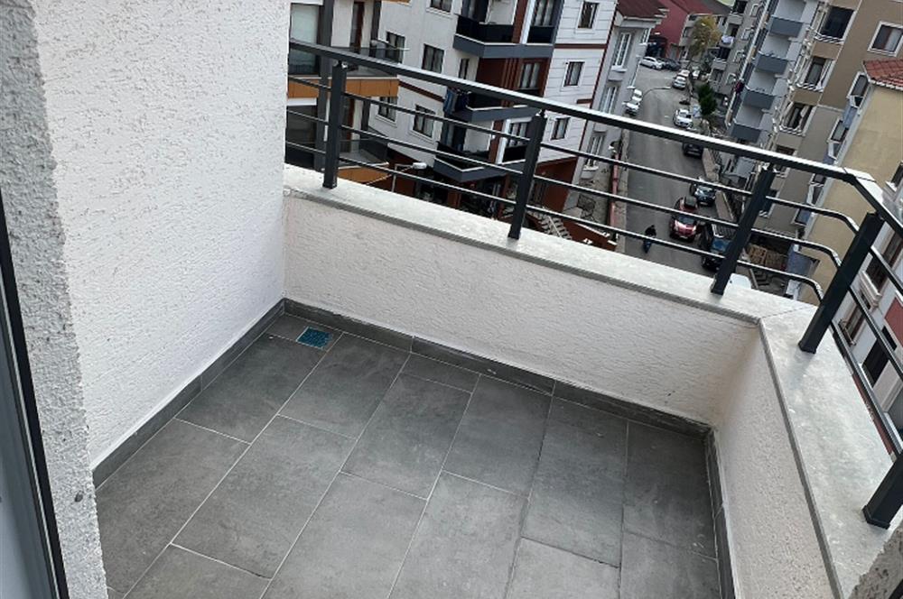 ÇEKMEKÖY TAŞDELEN'DE METROYA 500 METRE SATILIK 2+1 DAİRE