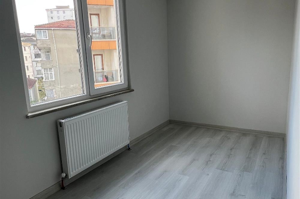 ÇEKMEKÖY TAŞDELEN'DE METROYA 500 METRE SATILIK 2+1 DAİRE