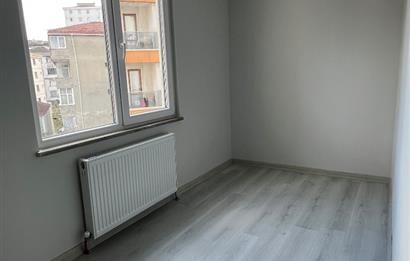 ÇEKMEKÖY TAŞDELEN'DE METROYA 500 METRE SATILIK 2+1 DAİRE