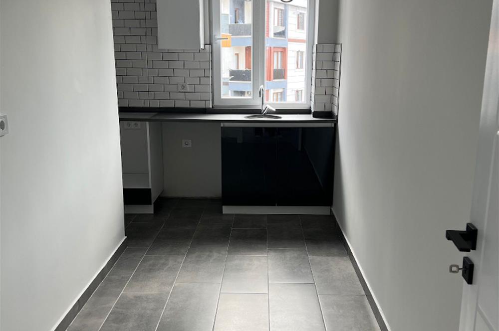 ÇEKMEKÖY TAŞDELEN'DE METROYA 500 METRE SATILIK 2+1 DAİRE