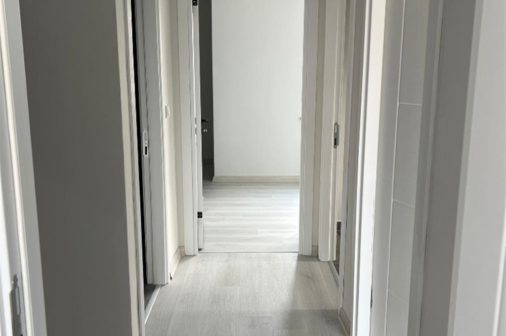 ÇEKMEKÖY TAŞDELEN'DE METROYA 500 METRE SATILIK 2+1 DAİRE