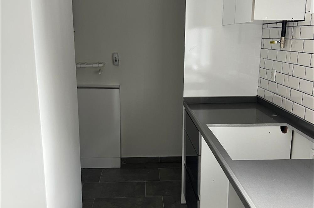 ÇEKMEKÖY TAŞDELEN'DE METROYA 500 METRE SATILIK 2+1 DAİRE