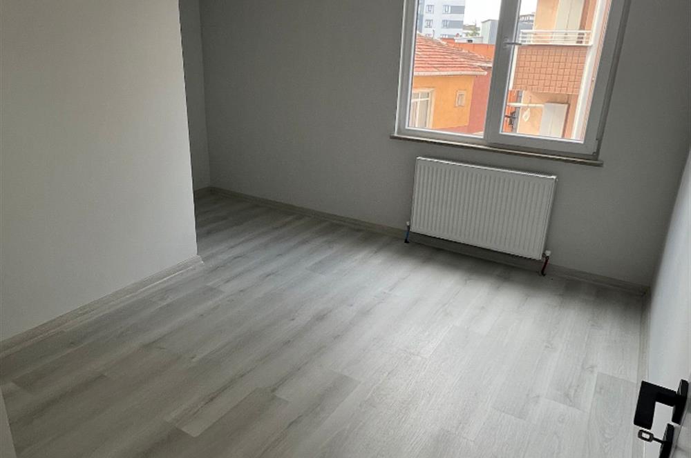 ÇEKMEKÖY TAŞDELEN'DE KAPALI MUTFAKLI SATILIK 2+1 DAİRE