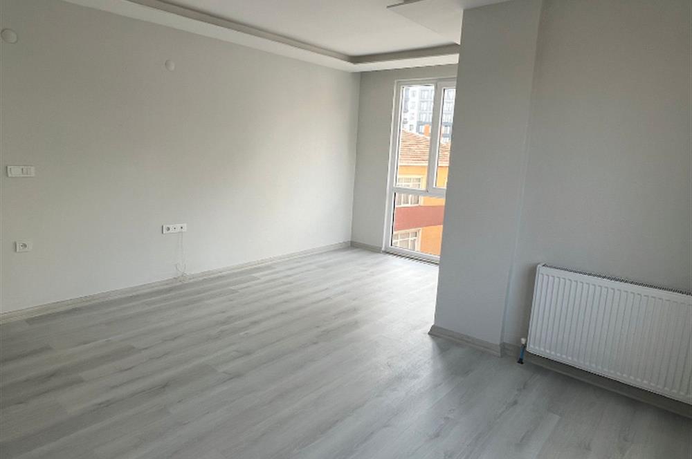 ÇEKMEKÖY TAŞDELEN'DE KAPALI MUTFAKLI SATILIK 2+1 DAİRE