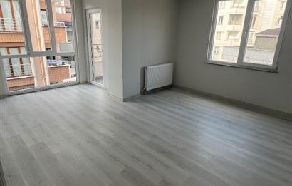 ÇEKMEKÖY TAŞDELEN'DE KAPALI MUTFAKLI SATILIK 2+1 DAİRE