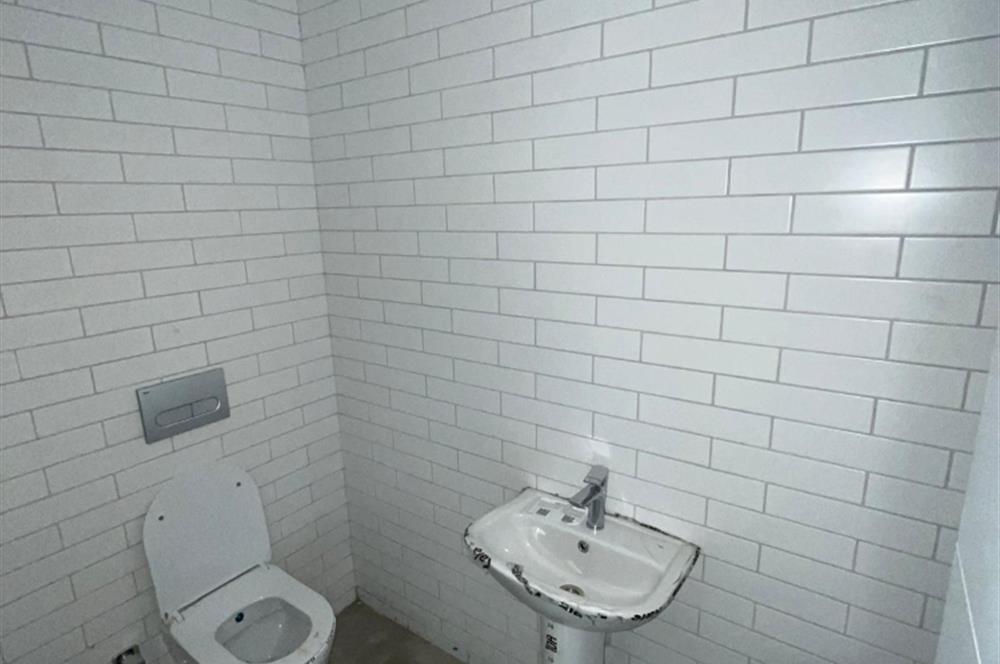 NOVADA AVM ARKASINDA ALKIN İŞ MERKEZİNDE PRESTİJLİ SATILIK OFİS