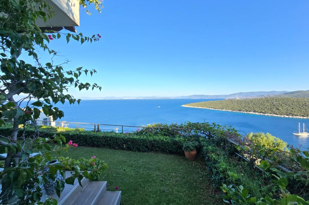 Bodrum Türkbükü Hebilkoy’da Prestijli Olivehill Sitesinde Eşsiz Deniz Manzaralı Satılık Dubleks