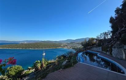 Bodrum Türkbükü Hebilkoy’da Prestijli Olivehill Sitesinde Eşsiz Deniz Manzaralı Satılık Dubleks