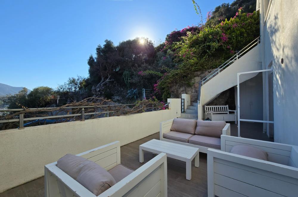 Bodrum Türkbükü Hebilkoy’da Prestijli Olivehill Sitesinde Eşsiz Deniz Manzaralı Satılık Dubleks