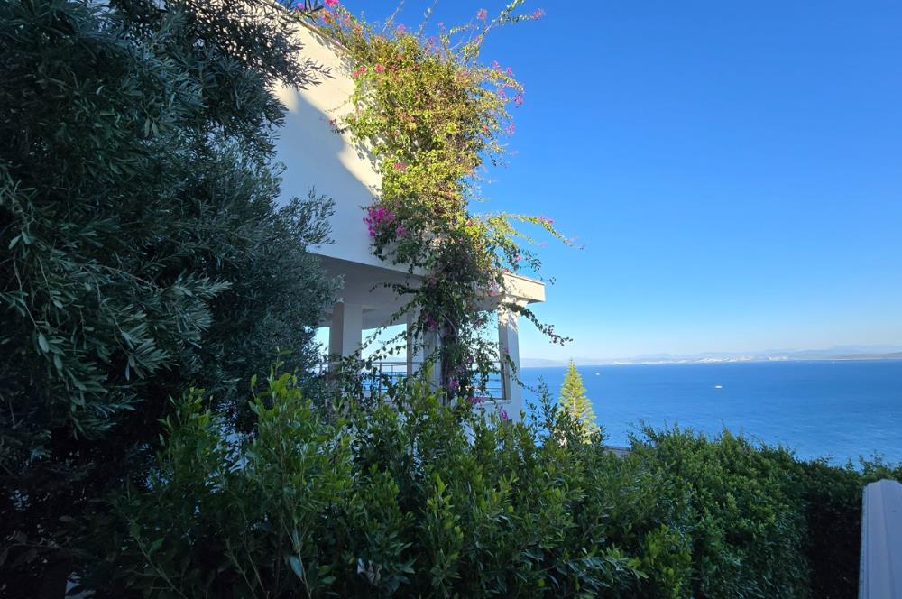 Bodrum Türkbükü Hebilkoy’da Prestijli Olivehill Sitesinde Eşsiz Deniz Manzaralı Satılık Dubleks