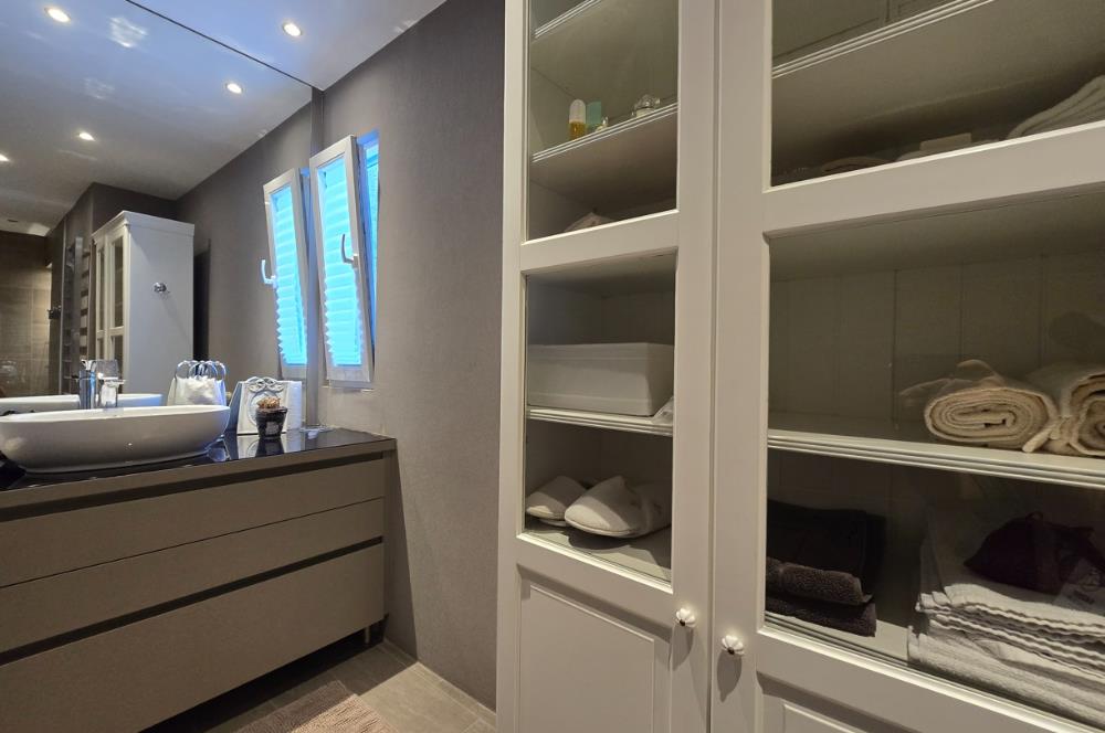 Bodrum Türkbükü Hebilkoy’da Prestijli Olivehill Sitesinde Eşsiz Deniz Manzaralı Satılık Dubleks