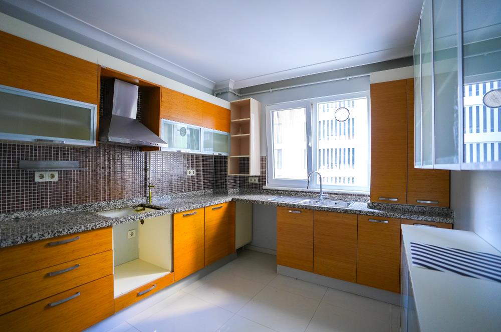 Şerifali Be-Sa Konutlarında Fırsat 4+1 130M2 Net Satılık Daire