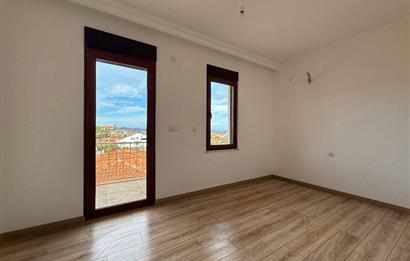                  Datça Merkez'de Önü Kapanmaz Muhteşem Deniz Manzaralı 3 Balkonlu 2+1 Ferah Daire