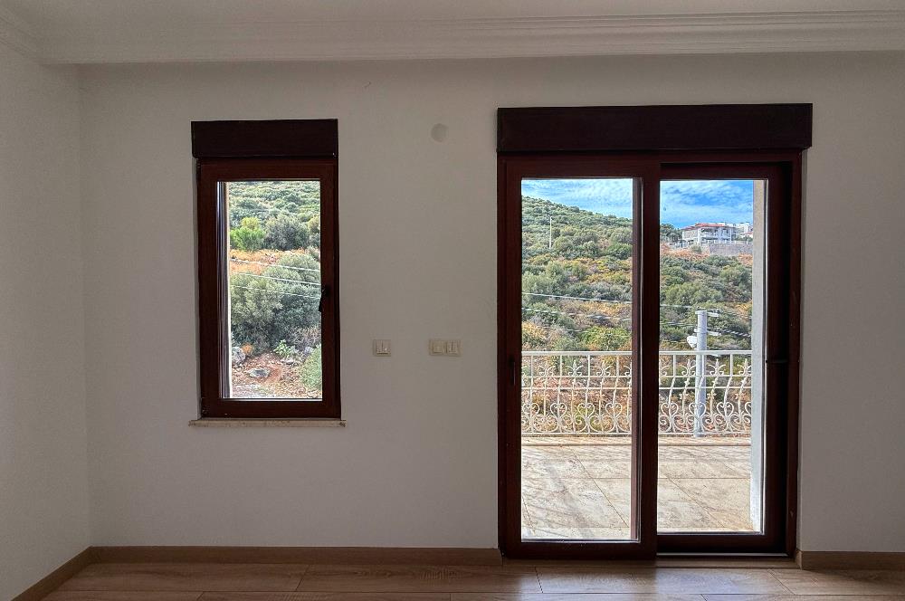                  Datça Merkez'de Önü Kapanmaz Muhteşem Deniz Manzaralı 3 Balkonlu 2+1 Ferah Daire