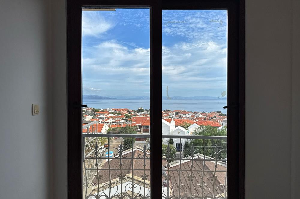                  Datça Merkez'de Önü Kapanmaz Muhteşem Deniz Manzaralı 3 Balkonlu 2+1 Ferah Daire