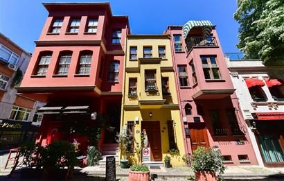 Kuzguncuk Bereketli Sokakta Satılık Müstakil Ev