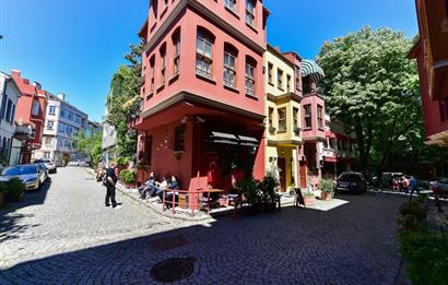 Kuzguncuk Bereketli Sokakta Satılık Müstakil Ev