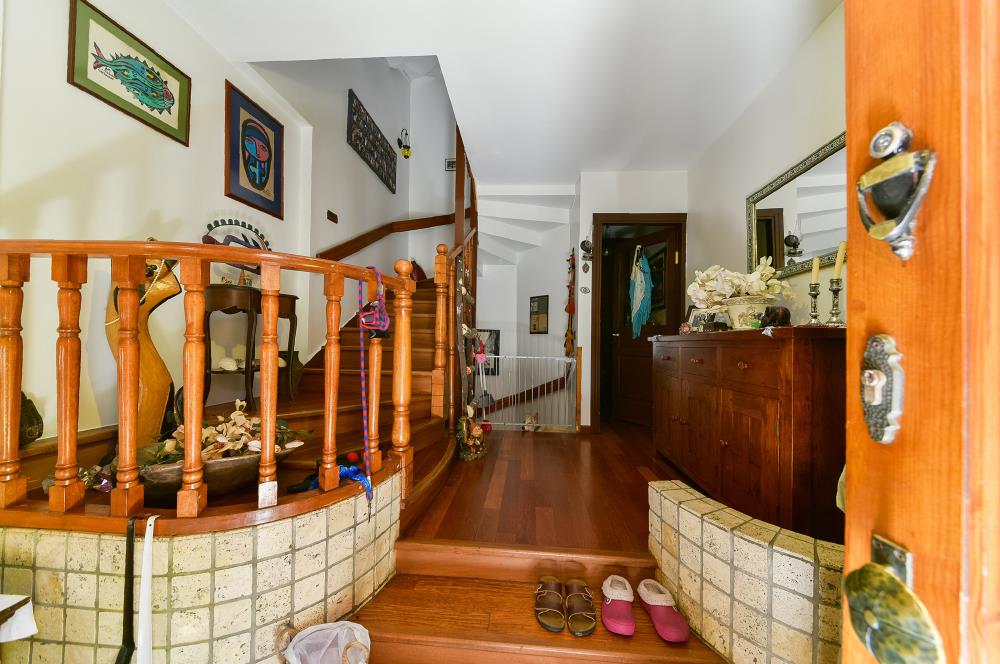 Kuzguncuk Bereketli Sokakta Satılık Müstakil Ev