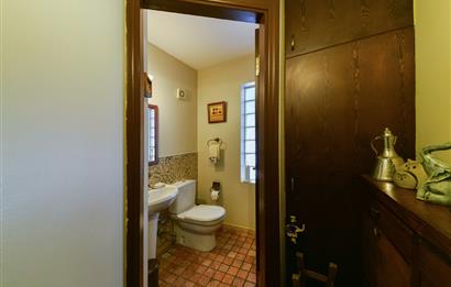 Kuzguncuk Bereketli Sokakta Satılık Müstakil Ev