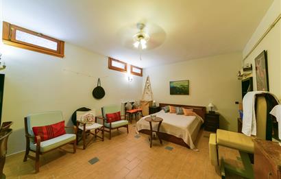 Kuzguncuk Bereketli Sokakta Satılık Müstakil Ev