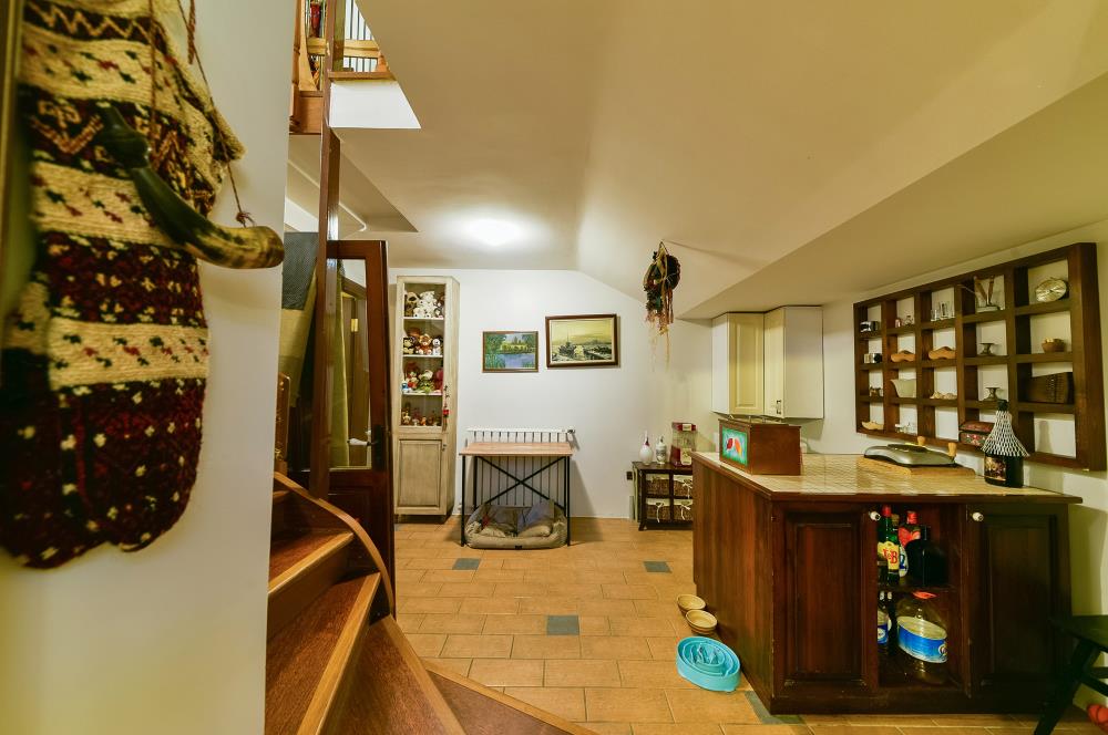 Kuzguncuk Bereketli Sokakta Satılık Müstakil Ev