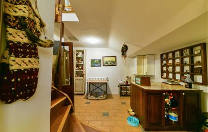 Kuzguncuk Bereketli Sokakta Satılık Müstakil Ev