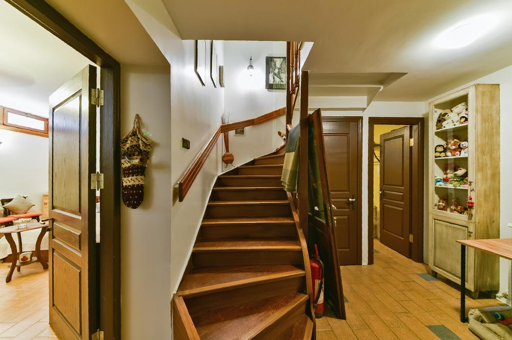 Kuzguncuk Bereketli Sokakta Satılık Müstakil Ev