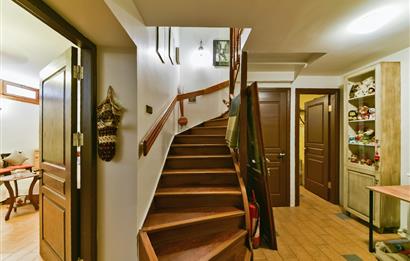 Kuzguncuk Bereketli Sokakta Satılık Müstakil Ev